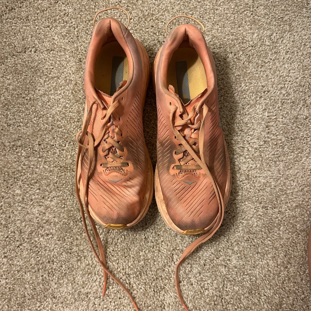 Coral Hoka Rincon 3